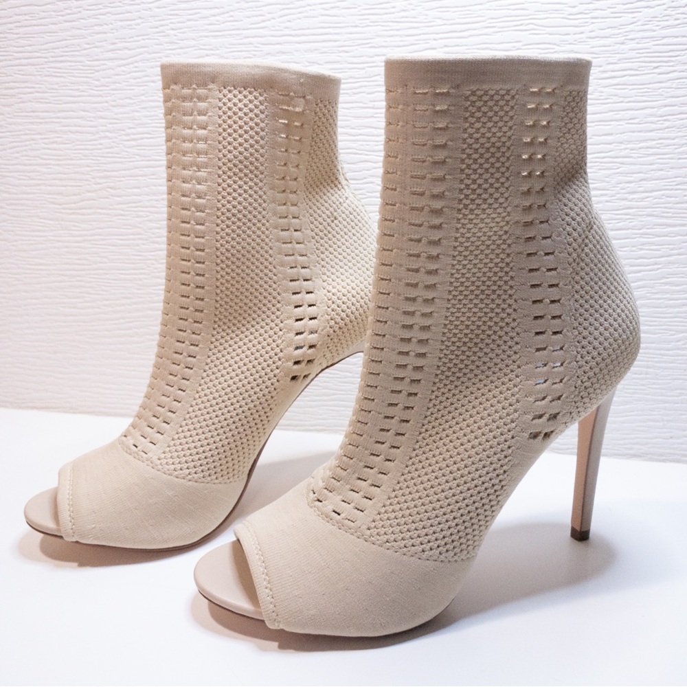 Steve Madden Candid Peep-Toe Knit Ankle Booties in Cream Nude Size 8.5 nwot - Picture 6 of 17